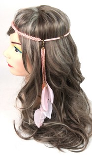 Diadema de estilo Ibiza con cuentas y plumas Salm&oacute;n (1 ud.)