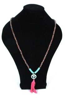 Collar de madera marrón estilo Ibiza con símbolo de la paz (1 ud)