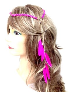 Diadema trenzada estilo Ibiza con plumas Fucsia (1 ud)