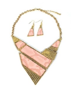 Collar y Pendientes Rosas Estilo Ibiza (1 Set)